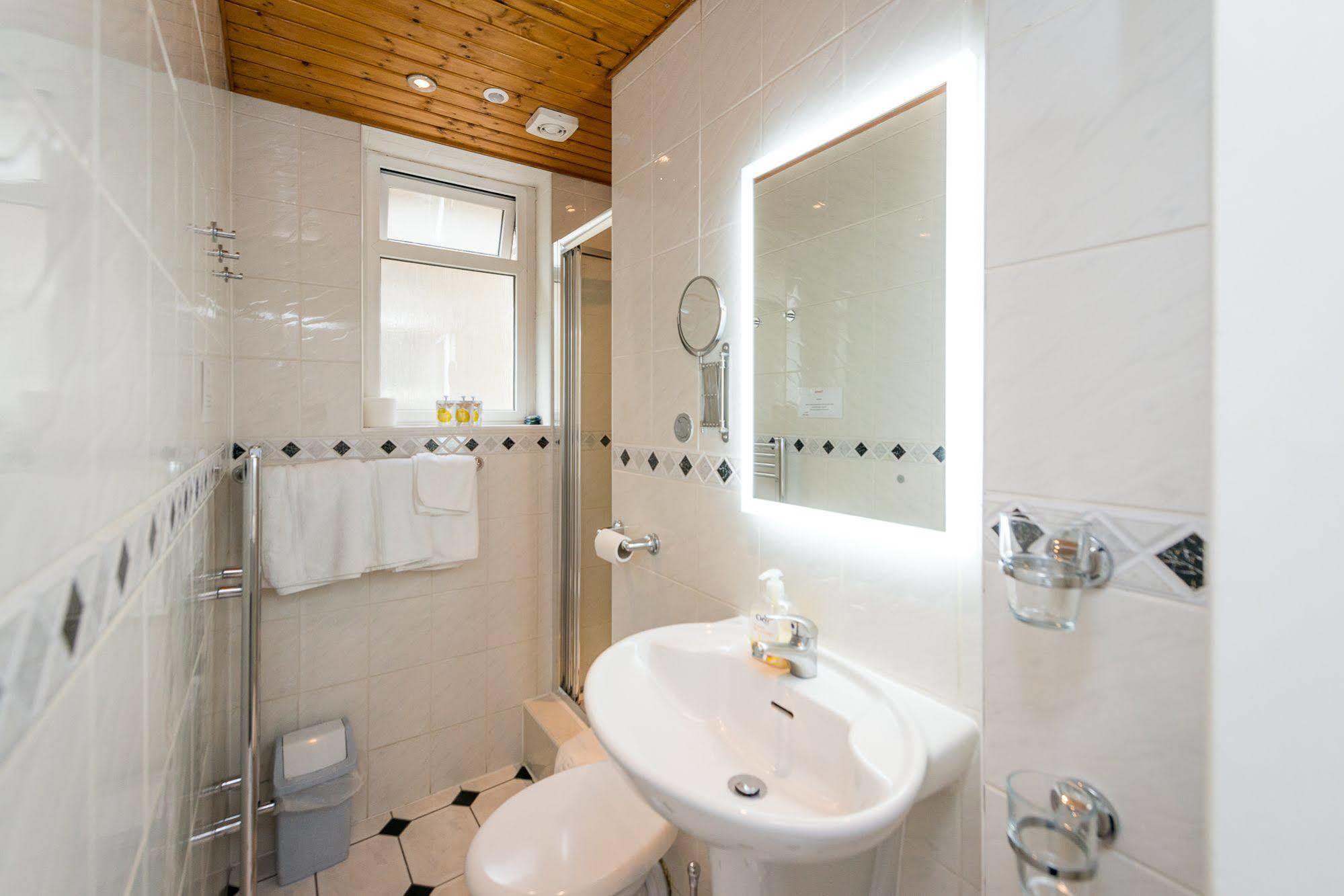 Adria Hotel Лондон Экстерьер фото